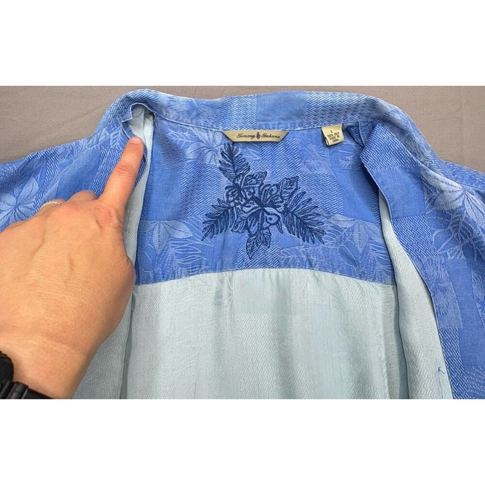 Tommy Bahama 100% Silk Camp Shirt Men’s Large Blue Embroidered Aloha - Picture 4 of 9